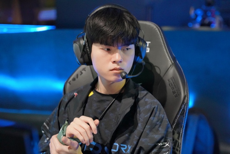 在场上逐渐 在场上逐渐